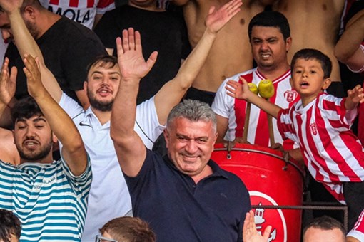 12. adam ile izledi