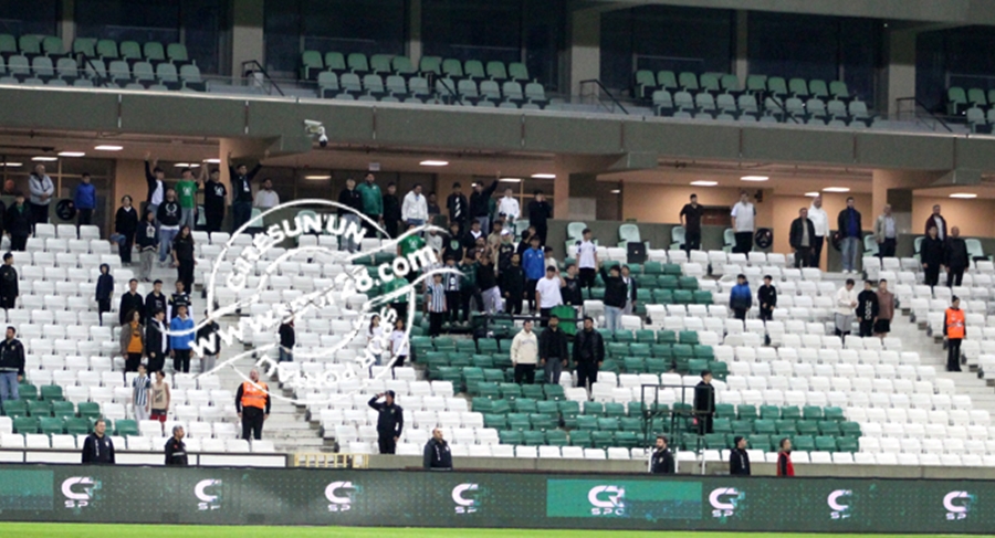 Tribünler bomboş
