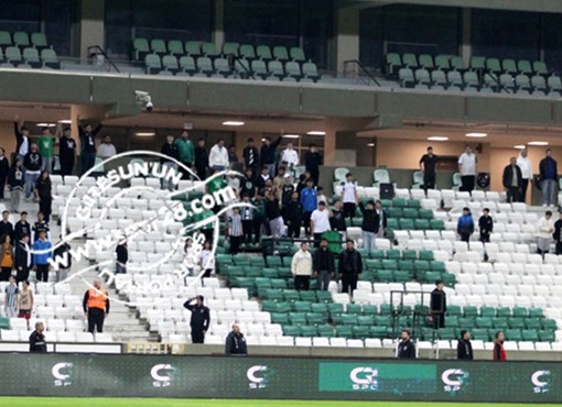 Tribünler bomboş