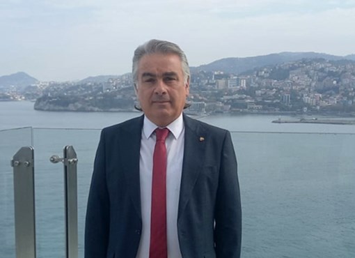 Bizi kimse yolumuzdan asla geri çeviremez