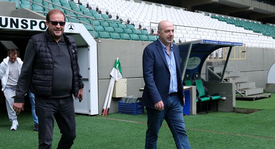 Tam altı buçuk sene sonra  takım çalıştıracak