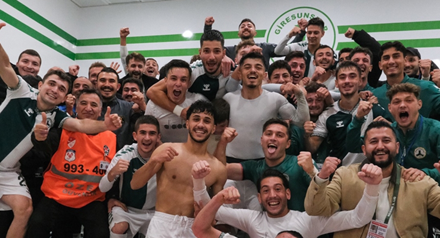 O poz; bu kez mekanın sahibinden