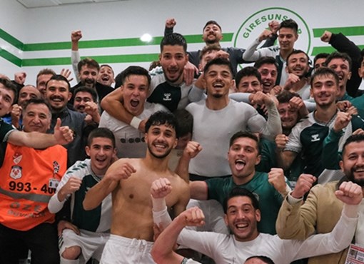 O poz; bu kez mekanın sahibinden