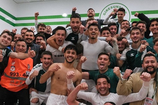 O poz; bu kez mekanın sahibinden