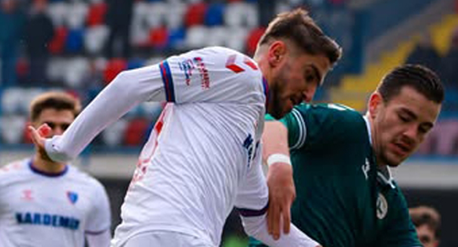 İki sıra birden yükseldi