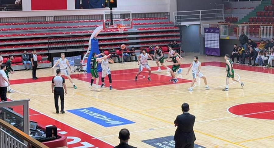 Kerasus uzatmada yıkıldı