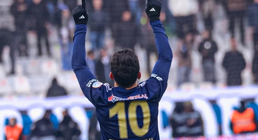 Eren, takımını şampiyonluğa taşıyor