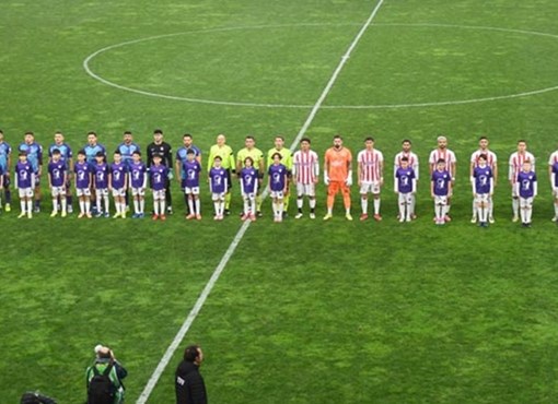 İlk maçta teşekkür ettiler, rövanşta küfür