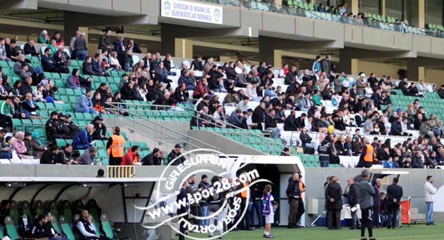 Gençlerin aileleri  ve arkadaşları da olmasa