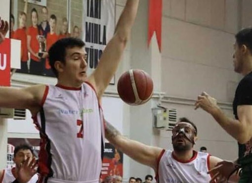 Lideri devirdi, çeyrek finale göz kırptı