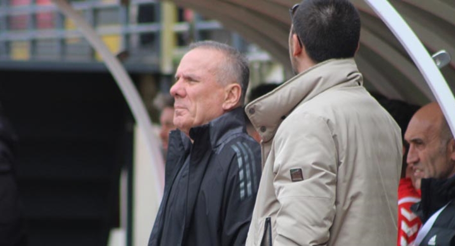 Gitmek isteyeni gönderdi, kendi takımın başında