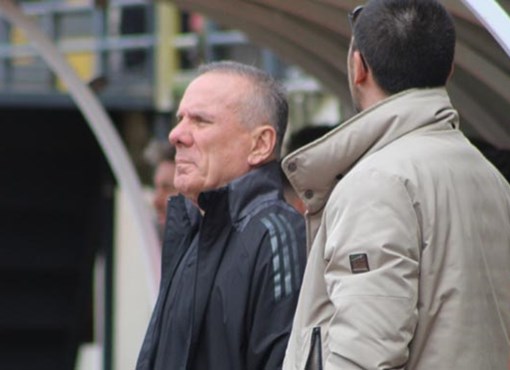 Gitmek isteyeni gönderdi, kendi takımın başında